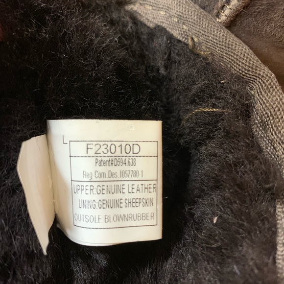 UGG Classic Short Sheepskin Brown Leather Boots - Picture 8 of 8